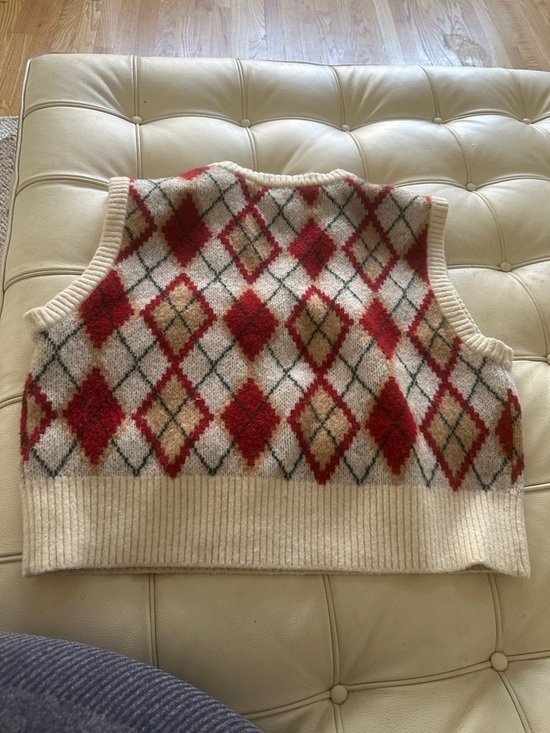 Zara Cream Argyle Knit V-Neck Sweater Vest with Red and Brown Diamonds - Picture 3 of 3
